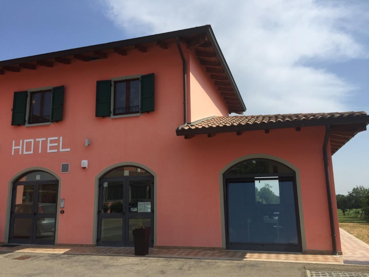 Hotel Barabba Quattro Castella Eksteriør billede