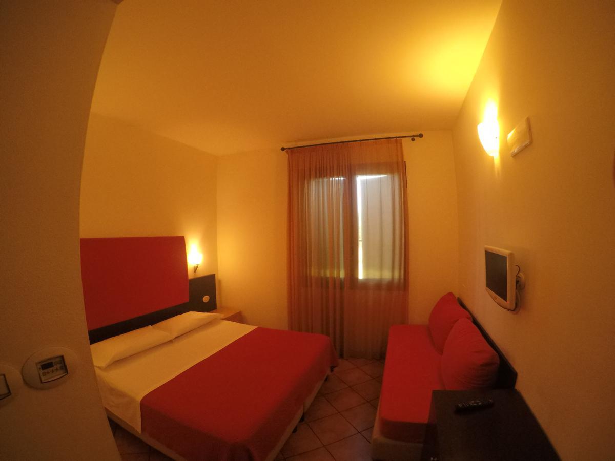 Hotel Barabba Quattro Castella Eksteriør billede